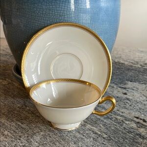Lenox tuxedo Elegant Gold Trimmed Teacup and Saucer Set M8